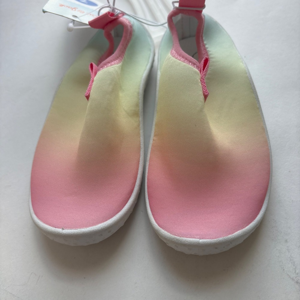 Cat &‎ Jack Kids New w Tag Water Shoes Size 7 Pink Yellow Ombre Swim Beach 
Pool